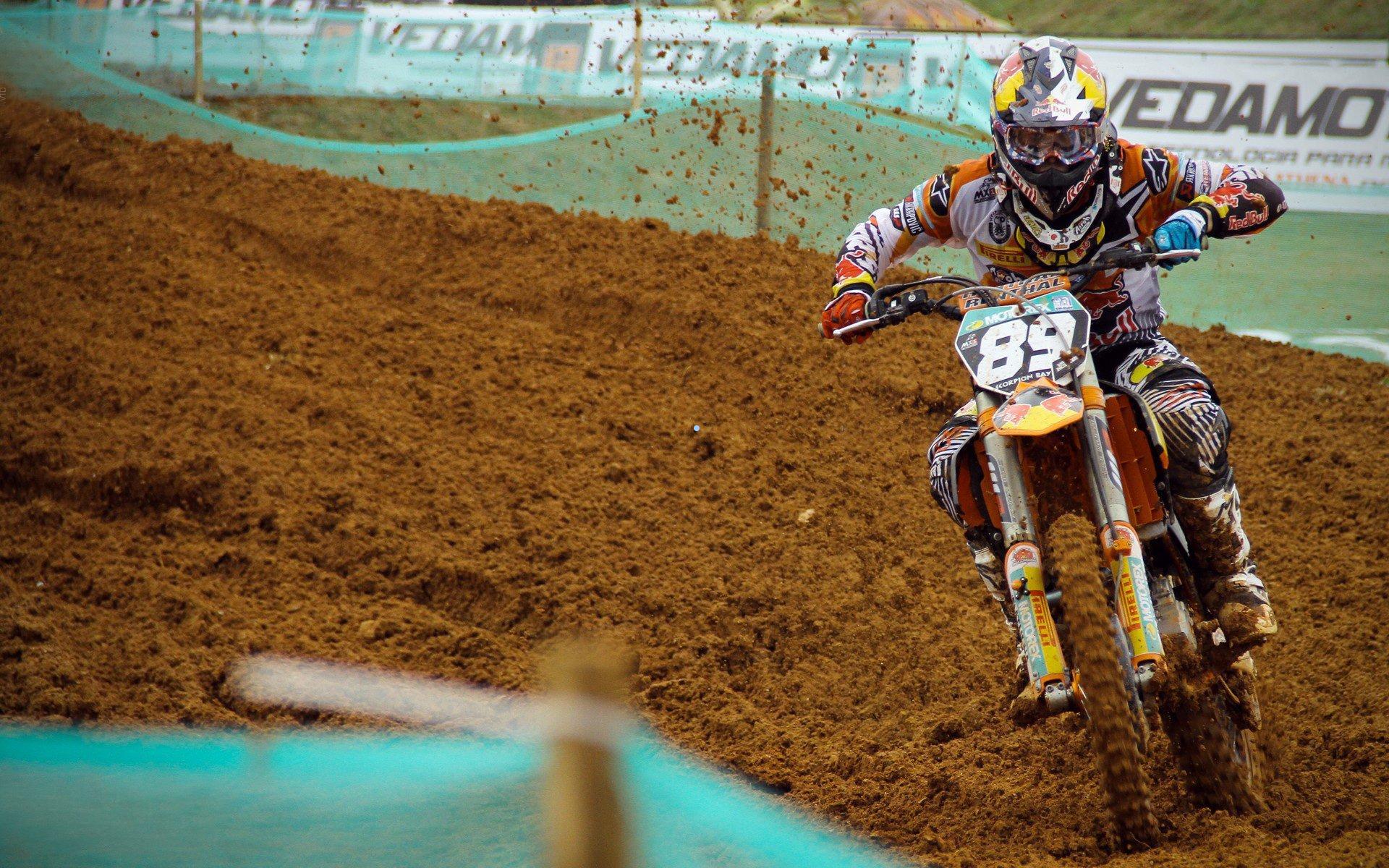 休斯顿媒体痛批申京关键战疲软,火箭球迷呼吁决胜时刻将其撤下,在场净负18分与误攻频生成焦点